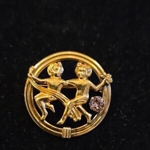 Vintage Van Dell Brooch